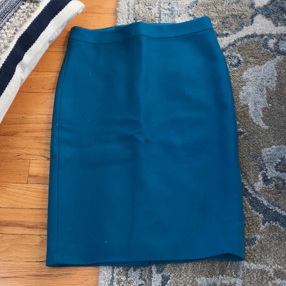 J crew no 2 pencil skirt in lovely teal wool!